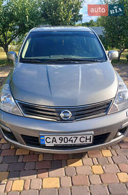 Хэтчбек Nissan TIIDA 2010 в Умани