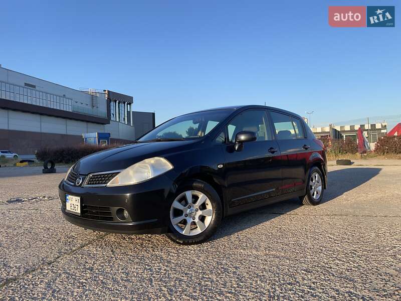 Nissan TIIDA 2008