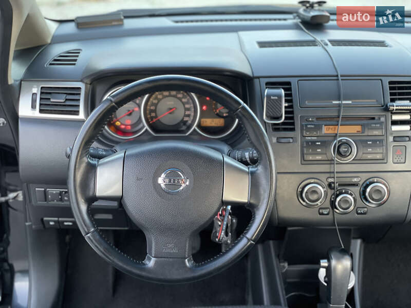 Хэтчбек Nissan TIIDA 2008 в Киеве