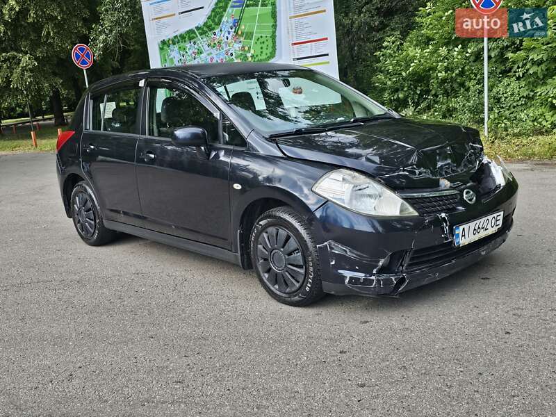 Хэтчбек Nissan TIIDA 2007 в Киеве