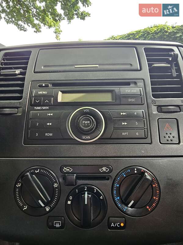 Хэтчбек Nissan TIIDA 2007 в Киеве