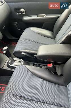 Хэтчбек Nissan TIIDA 2010 в 