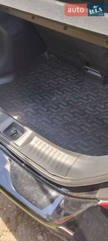 Хэтчбек Nissan TIIDA 2009 в Львове