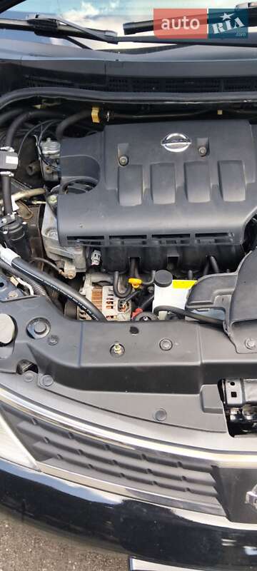 Хэтчбек Nissan TIIDA 2009 в Львове