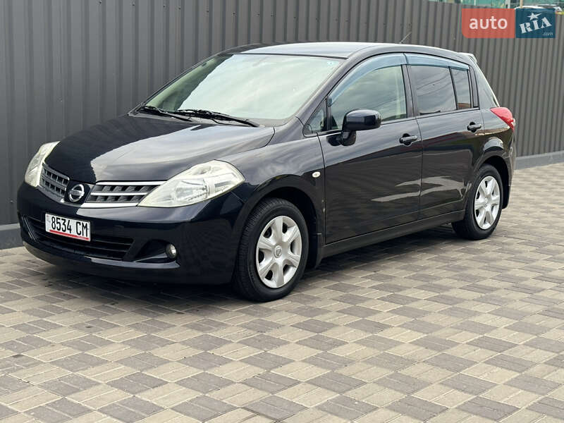 Хетчбек Nissan TIIDA 2011 в Києві