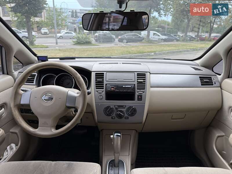 Седан Nissan TIIDA 2007 в Киеве