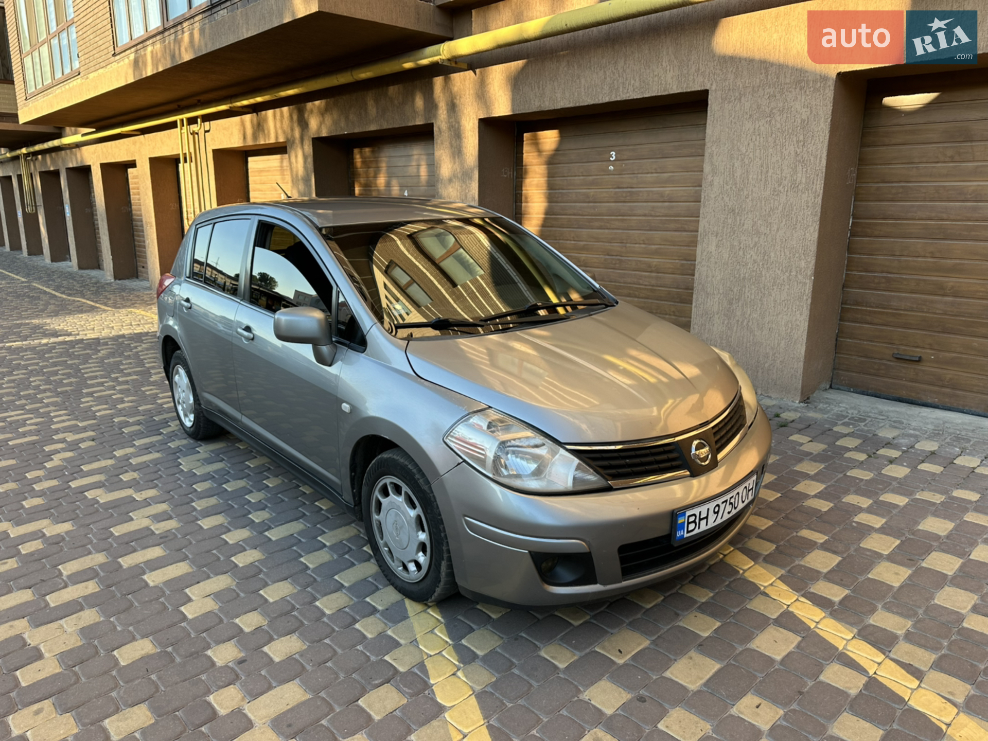 Nissan TIIDA 2008