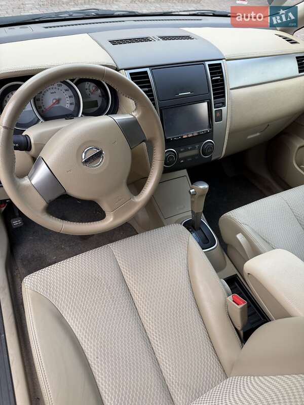 Хэтчбек Nissan TIIDA 2012 в Комарному фото 9 Хэтчбек Nissan TIIDA 2012 в Комарному