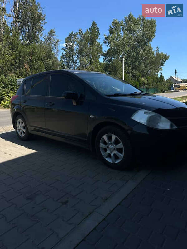 Nissan TIIDA 2007