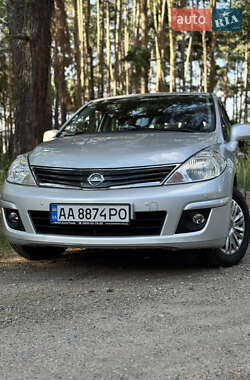 Хетчбек Nissan TIIDA 2012 в Києві