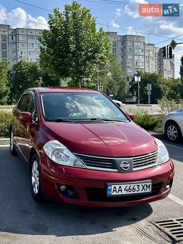 Nissan TIIDA 2008
