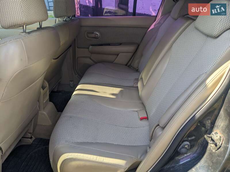 Хэтчбек Nissan TIIDA 2007 в Тальном фото 2 Хэтчбек Nissan TIIDA 2007 в Тальном