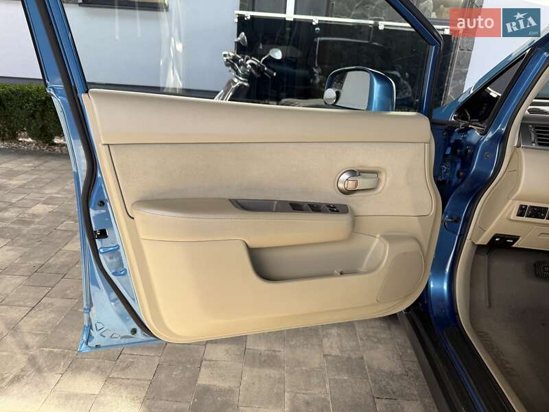 Хетчбек Nissan TIIDA 2007 в Києві фото 7 Хетчбек Nissan TIIDA 2007 в Києві