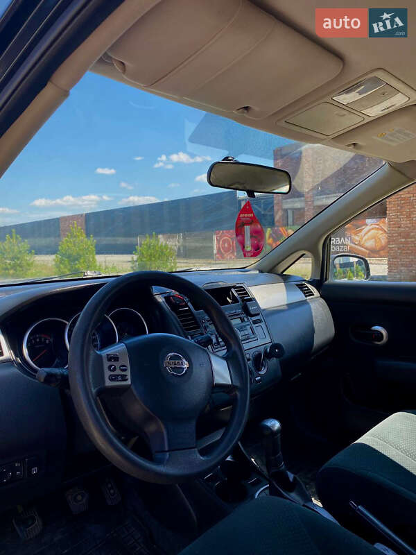 Хетчбек Nissan TIIDA 2011 в Хмельницькому