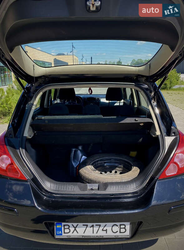 Хетчбек Nissan TIIDA 2011 в Хмельницькому