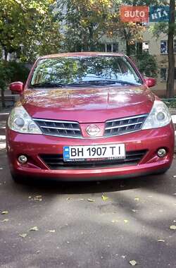 Хетчбек Nissan TIIDA 2010 в Одесі