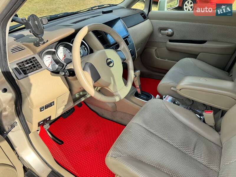 Хэтчбек Nissan TIIDA 2011 в Киеве