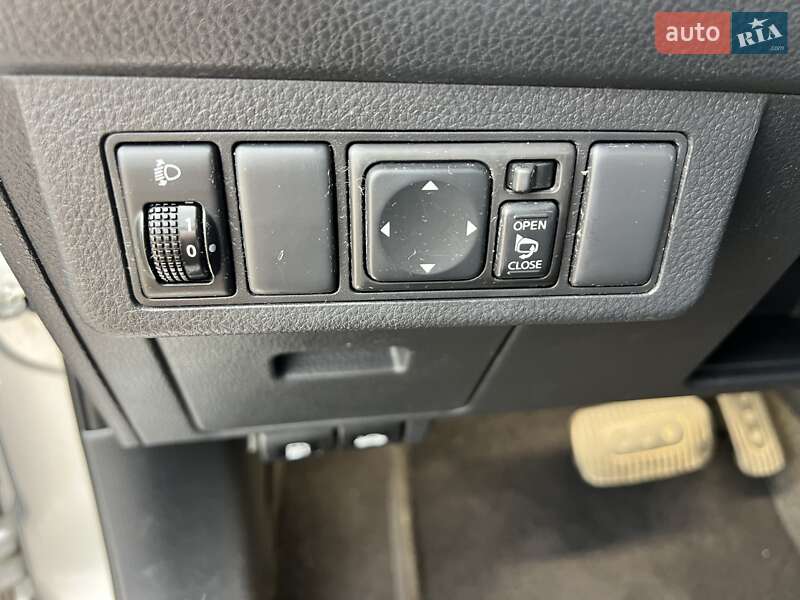 Хэтчбек Nissan TIIDA 2008 в Киеве