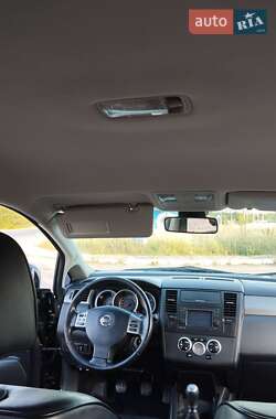 Седан Nissan TIIDA 2010 в 