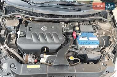 Седан Nissan TIIDA 2010 в 