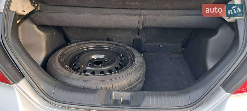 Хетчбек Nissan TIIDA 2010 в Києві фото 26 Хетчбек Nissan TIIDA 2010 в Києві