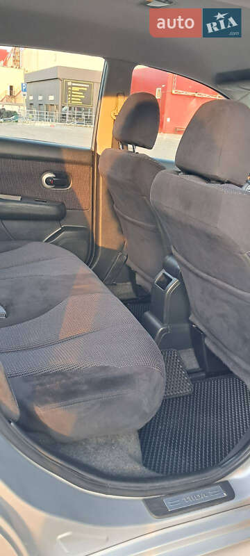 Хетчбек Nissan TIIDA 2010 в Києві фото 29 Хетчбек Nissan TIIDA 2010 в Києві