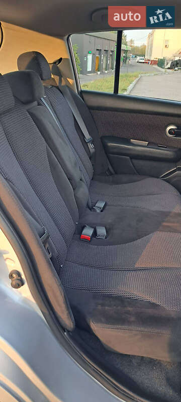 Хетчбек Nissan TIIDA 2010 в Києві фото 30 Хетчбек Nissan TIIDA 2010 в Києві