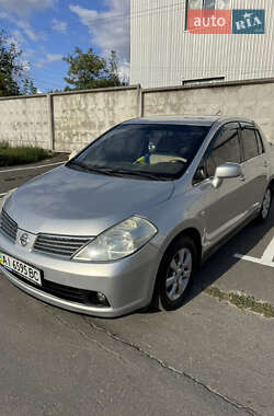Седан Nissan TIIDA 2007 в Киеве