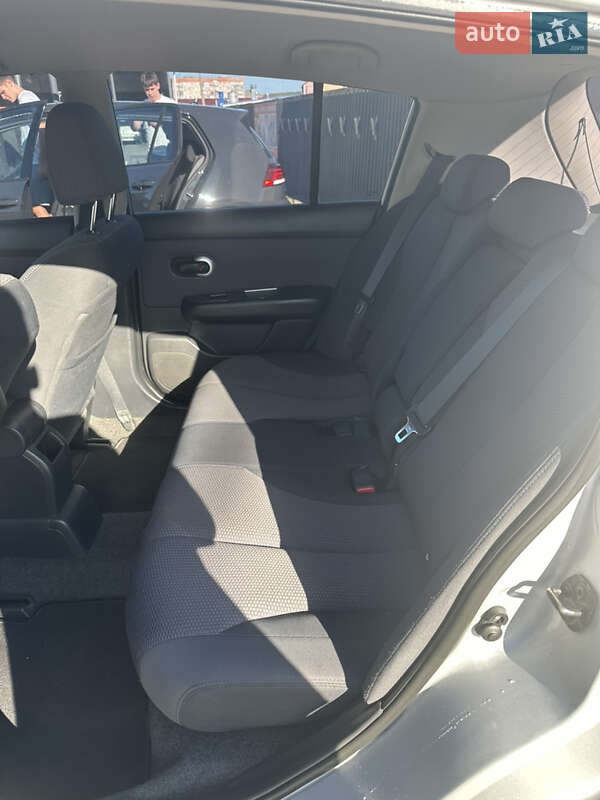 Хэтчбек Nissan TIIDA 2007 в Мукачево фото 10 Хэтчбек Nissan TIIDA 2007 в Мукачево