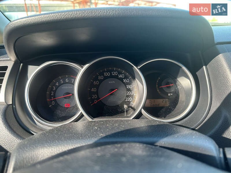 Хэтчбек Nissan TIIDA 2007 в Мукачево фото 14 Хэтчбек Nissan TIIDA 2007 в Мукачево