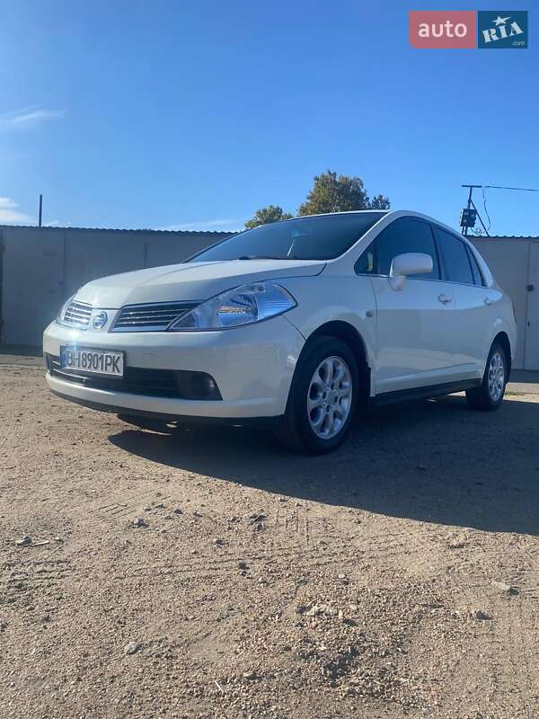 Nissan TIIDA 2006