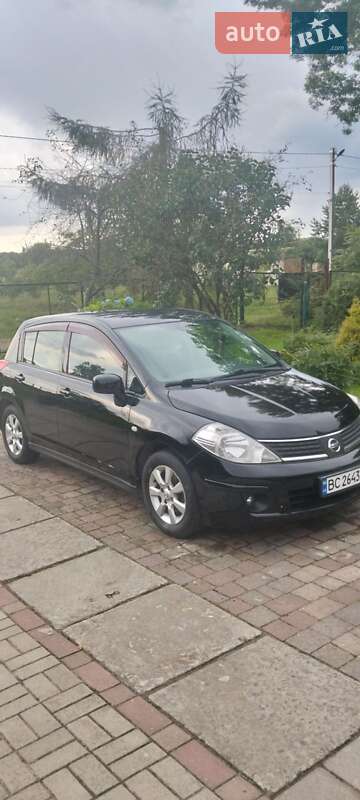 Хэтчбек Nissan TIIDA 2009 в Львове