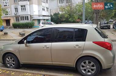 Хэтчбек Nissan TIIDA 2008 в Южном