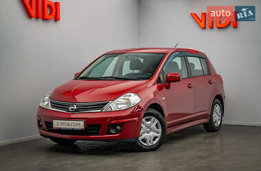 Хэтчбек Nissan TIIDA 2012 в Киеве