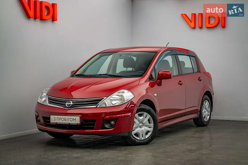 Nissan TIIDA 2012