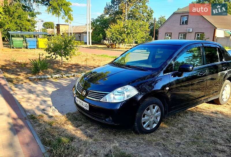 Nissan TIIDA 2007
