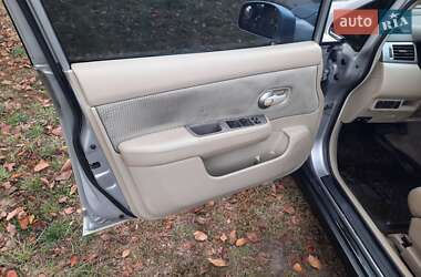 Седан Nissan TIIDA 2007 в  фото 10 Седан Nissan TIIDA 2007 в