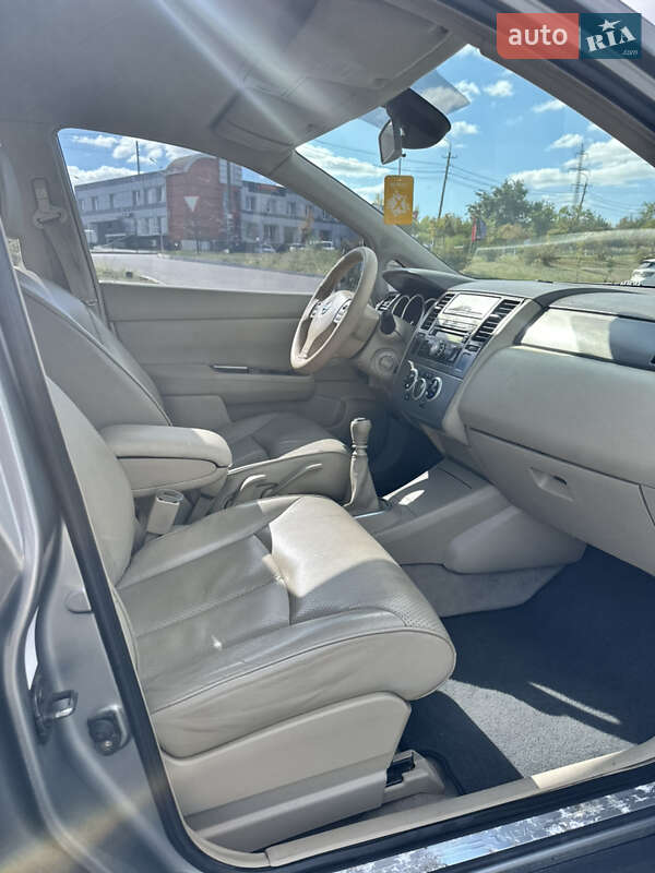 Хэтчбек Nissan TIIDA 2007 в Кривом Роге фото 8 Хэтчбек Nissan TIIDA 2007 в Кривом Роге