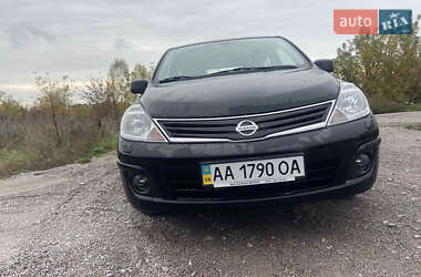 Хэтчбек Nissan TIIDA 2012 в Виннице