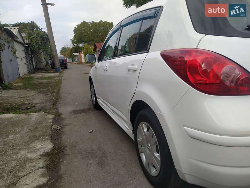 Хетчбек Nissan TIIDA 2013 в Одесі