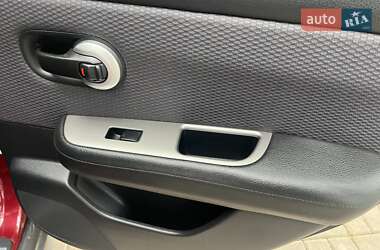 Хэтчбек Nissan TIIDA 2007 в 