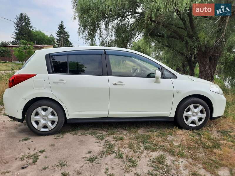 Хэтчбек Nissan TIIDA 2012 в Киеве фото 2 Хэтчбек Nissan TIIDA 2012 в Киеве