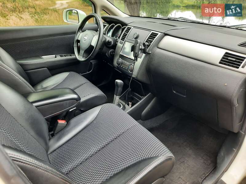 Хэтчбек Nissan TIIDA 2012 в Киеве фото 6 Хэтчбек Nissan TIIDA 2012 в Киеве