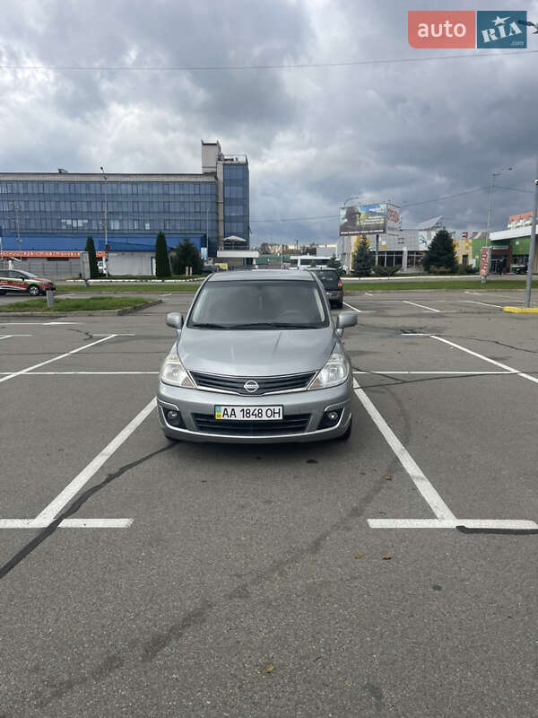 Седан Nissan TIIDA 2011 в Киеве фото 2 Седан Nissan TIIDA 2011 в Киеве