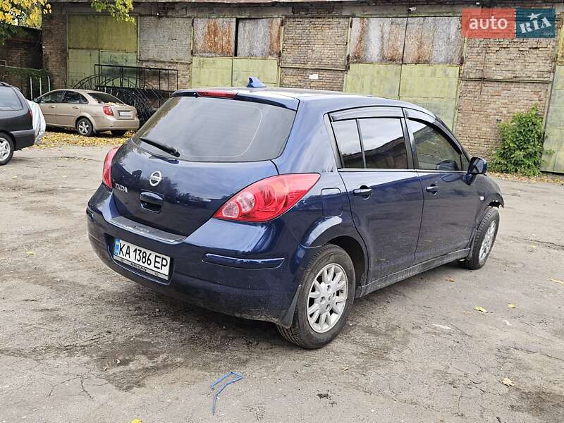 Хэтчбек Nissan TIIDA 2007 в Киеве