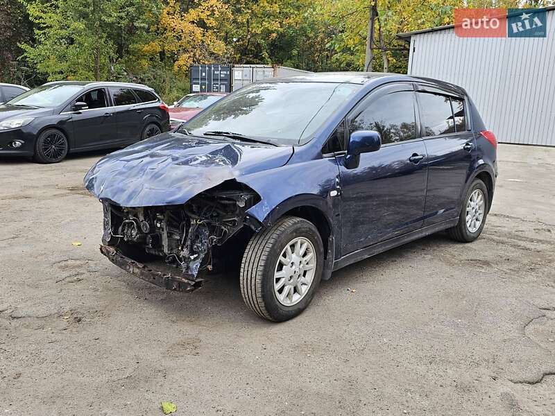 Хэтчбек Nissan TIIDA 2007 в Киеве