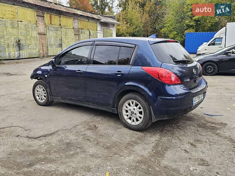 Хэтчбек Nissan TIIDA 2007 в Киеве