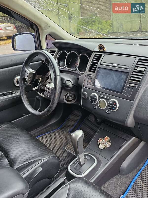 Хэтчбек Nissan TIIDA 2007 в Киеве