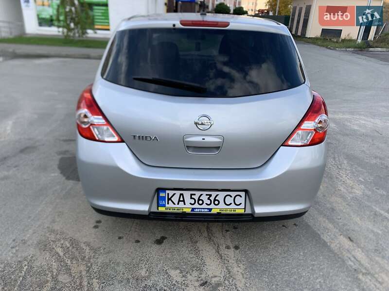 Хэтчбек Nissan TIIDA 2010 в Киеве фото 3 Хэтчбек Nissan TIIDA 2010 в Киеве