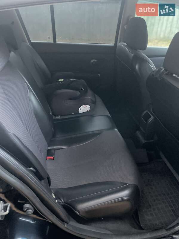 Хэтчбек Nissan TIIDA 2008 в Чернигове